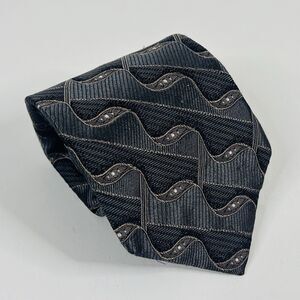 Jhane Barnes 100% Silk Necktie Tie Unique Geometric Gray Beige 4 x 59 1/2 Italy